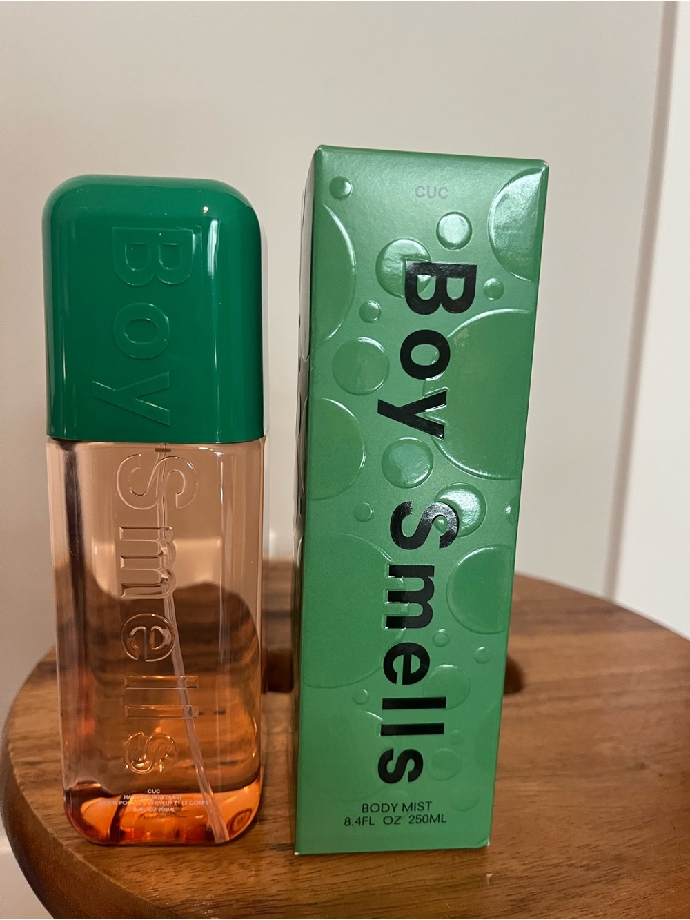 Boy Smells Mist - Cuc